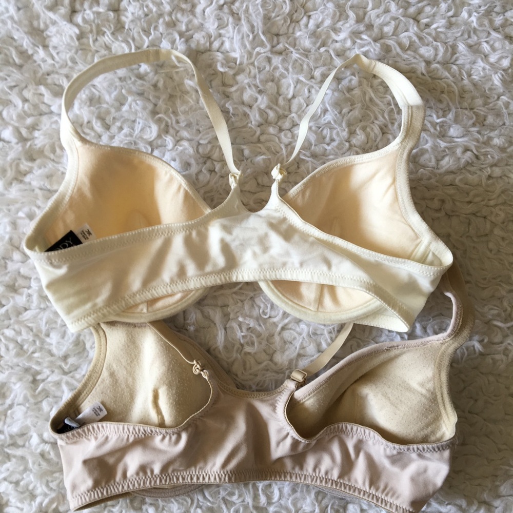 Victoria Bras - Picture 2 of 4